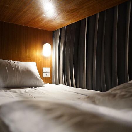 Slee Hostel Chiangmai (Adults Only) Chiang Mai Exteriör bild