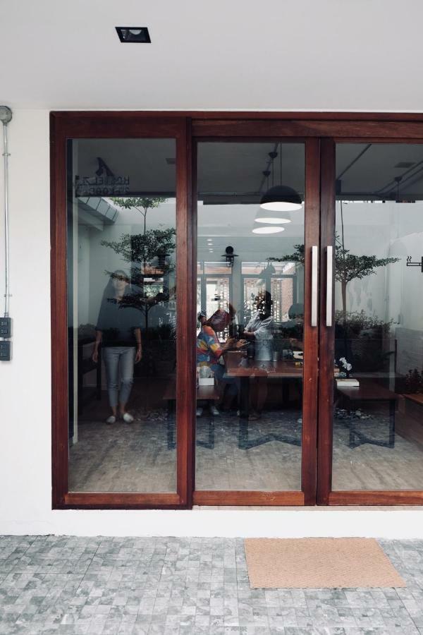 Slee Hostel Chiangmai (Adults Only) Chiang Mai Exteriör bild