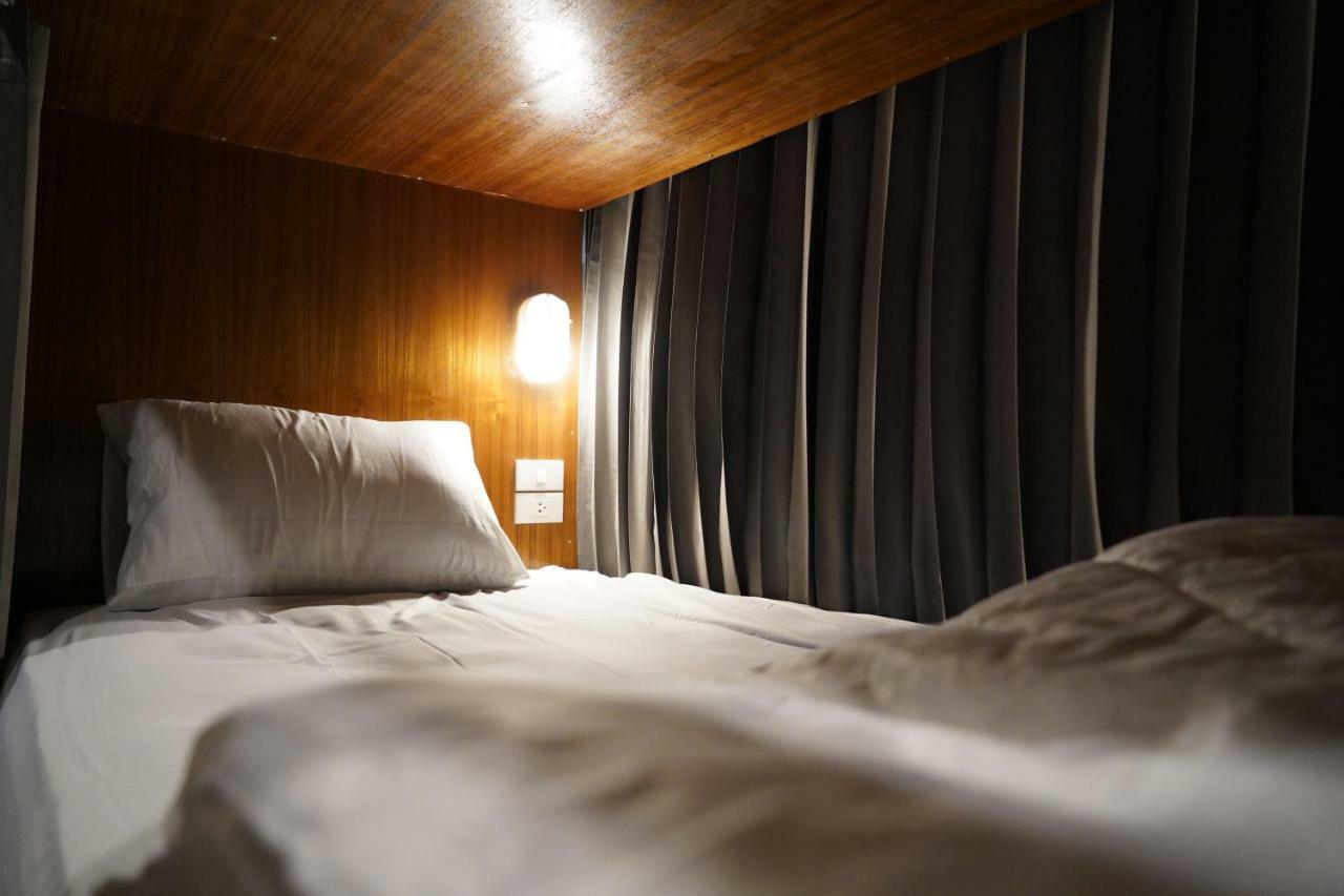 Slee Hostel Chiangmai (Adults Only) Chiang Mai Exteriör bild