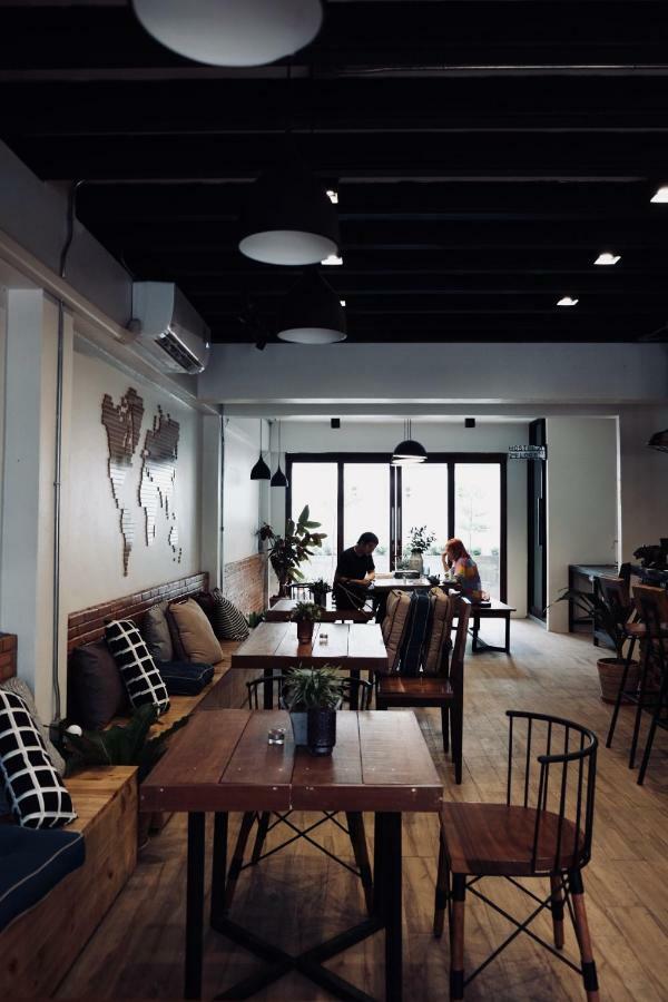 Slee Hostel Chiangmai (Adults Only) Chiang Mai Exteriör bild
