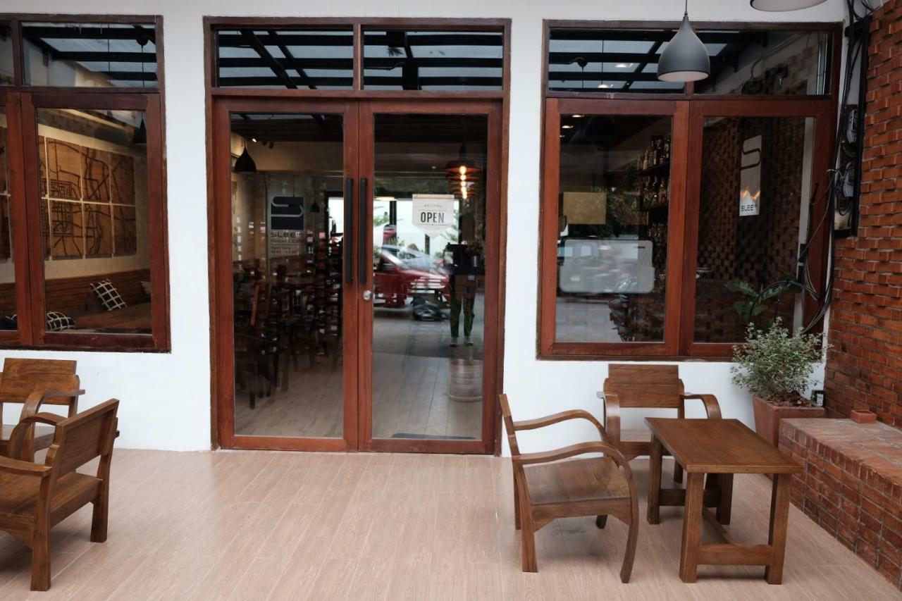 Slee Hostel Chiangmai (Adults Only) Chiang Mai Exteriör bild