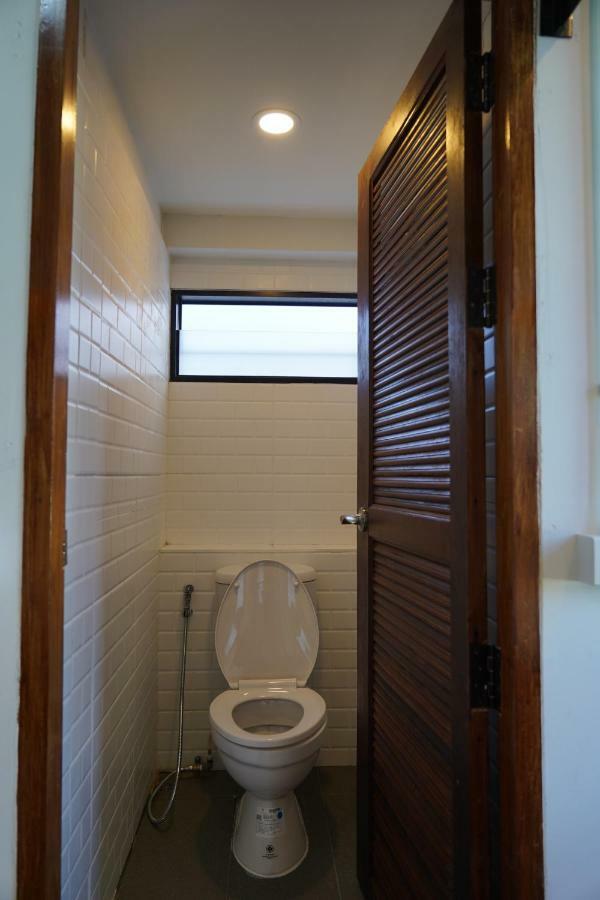 Slee Hostel Chiangmai (Adults Only) Chiang Mai Exteriör bild