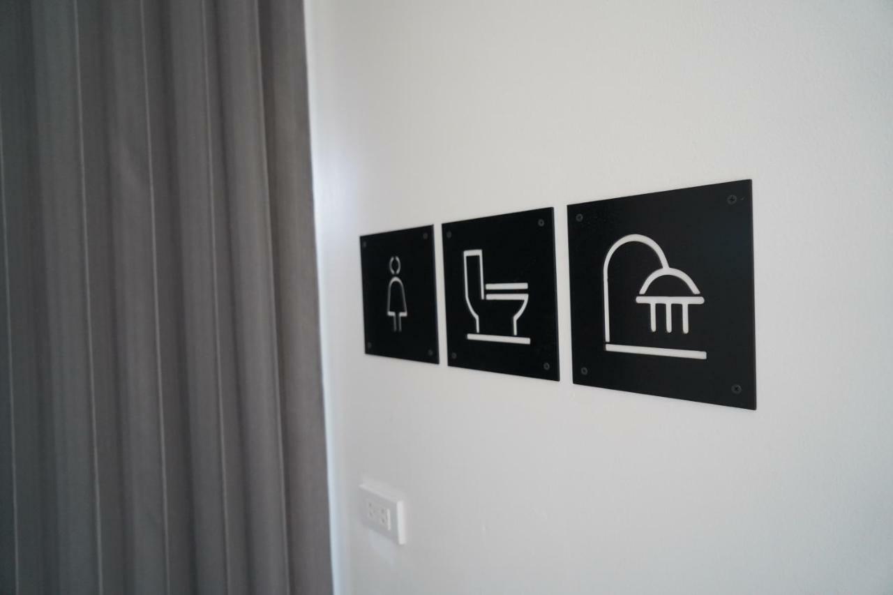 Slee Hostel Chiangmai (Adults Only) Chiang Mai Exteriör bild