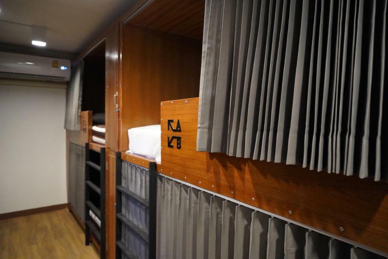 Slee Hostel Chiangmai (Adults Only) Chiang Mai Exteriör bild