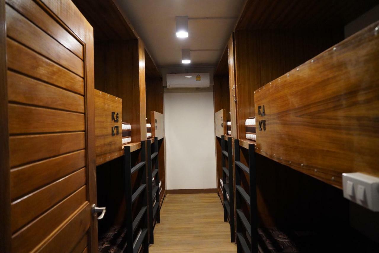 Slee Hostel Chiangmai (Adults Only) Chiang Mai Exteriör bild